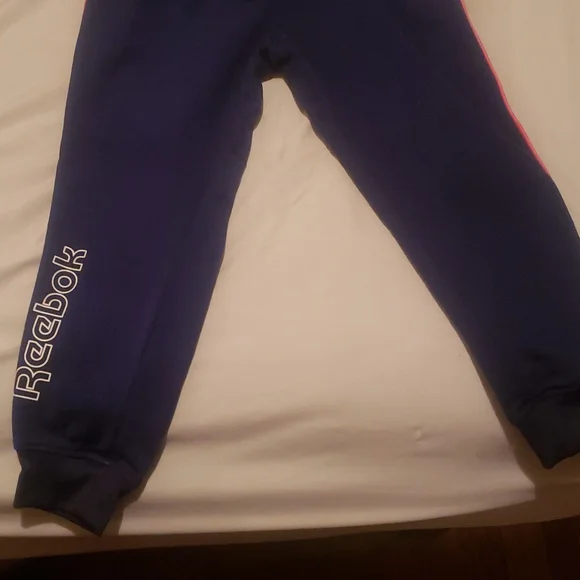 Reebok sweatpant - Picture 2 of 3